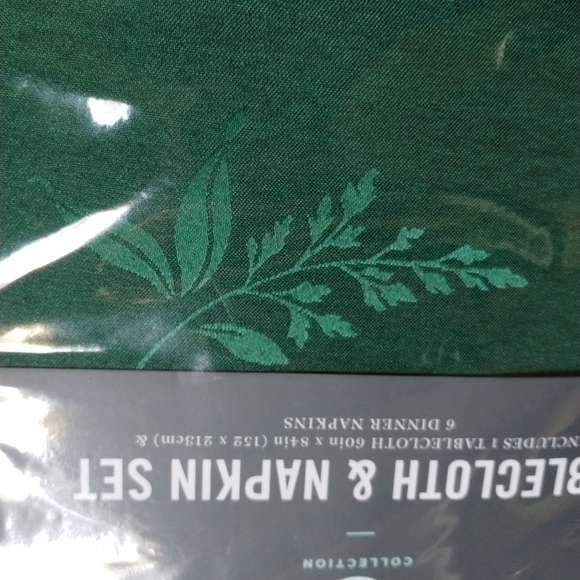 MARTHA STEWART COLLECTION 84" Tablecloth & 6 Napkins, Created for Macy's - Picture 4 of 4